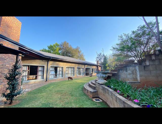 7 BEDROOM HOUSE FOR SALE IN SIGNAL HILL